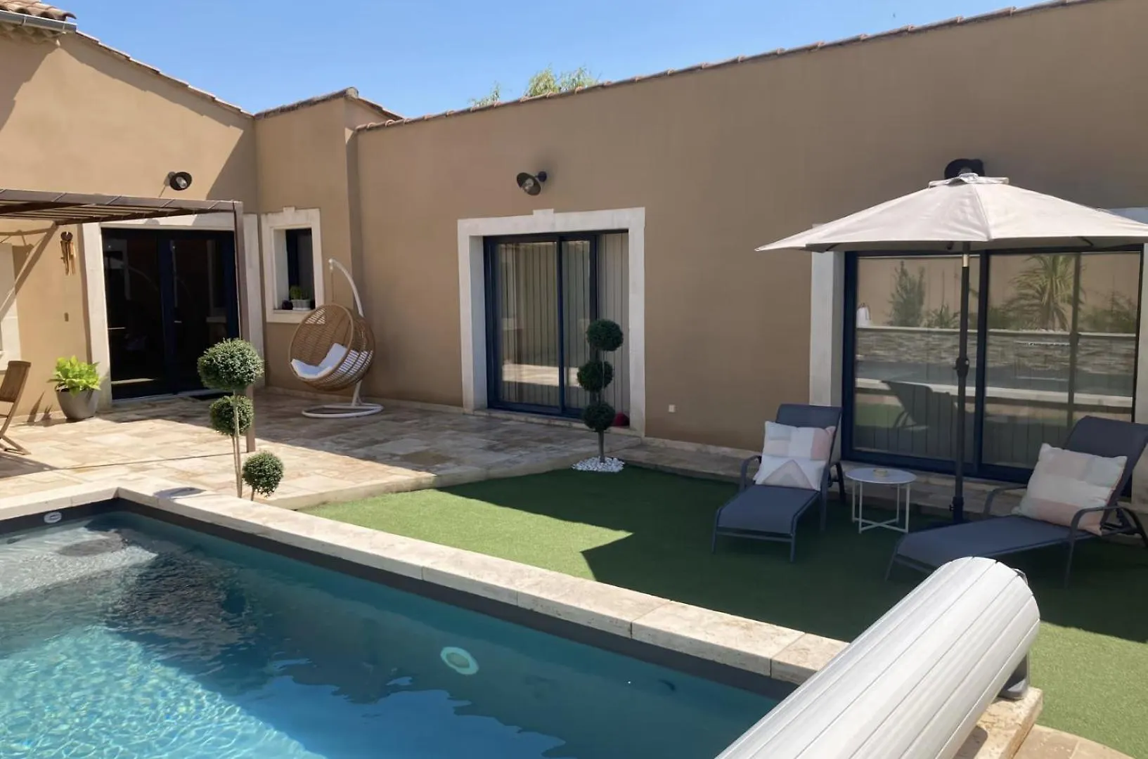 Holiday home Les Murmures Paluds de Noves France
